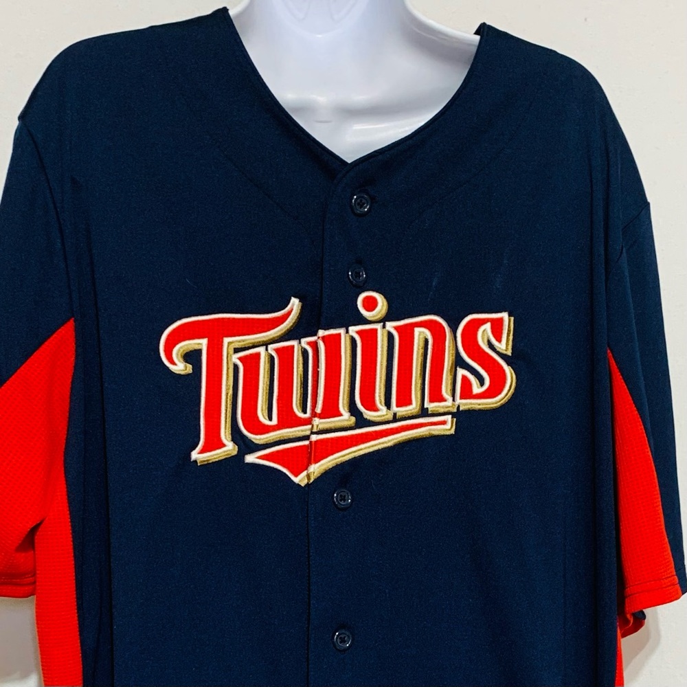 MN Twins full button Mens L jersey